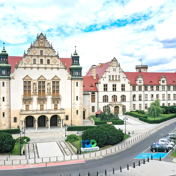 Adam Mickiewicz Üniversitesi